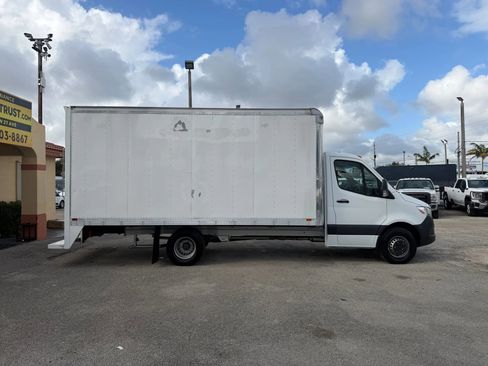 Used 2021 Freightliner Sprinter 3500 image 8