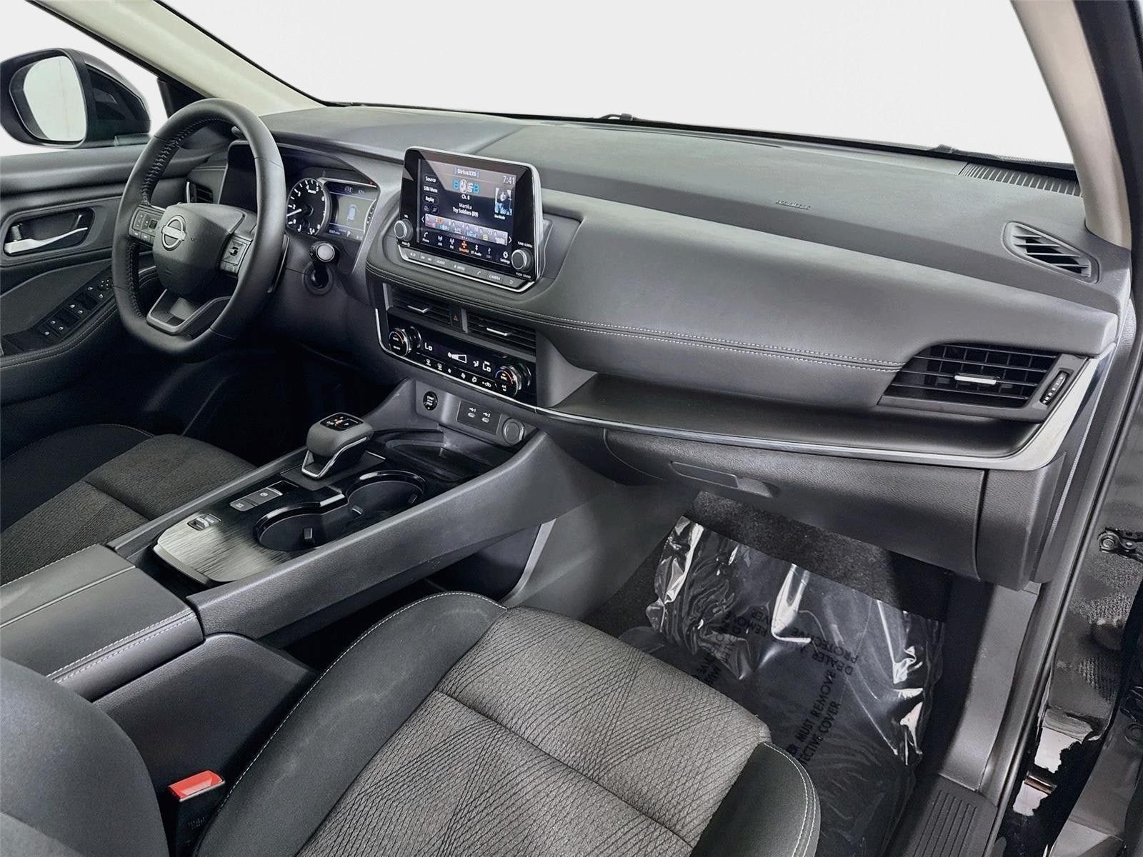 Certified 2026 Nissan Rogue SV FWD image 27