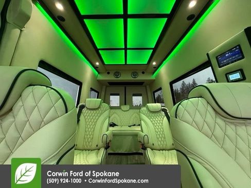Used 2025 Mercedes-Benz Sprinter 2500 image 35