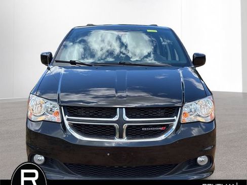 Used 2019 Dodge Grand Caravan SXT FWD image 9