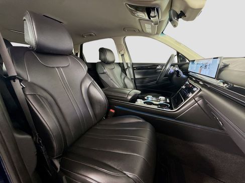 Used 2025 Genesis GV80 2.5T Standard image 17