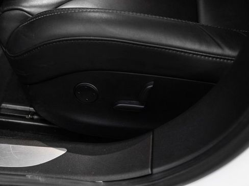 Used 2018 Tesla Model S 75D image 37