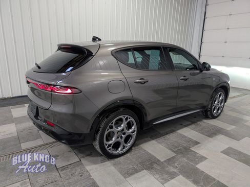 Used 2024 Alfa Romeo Tonale Ti image 4