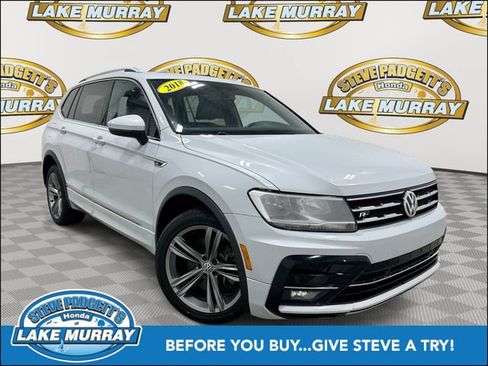 Used 2018 Volkswagen Tiguan SEL w/ R-Line Package FWD image 1