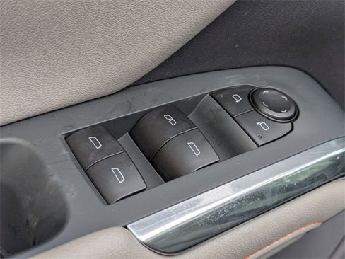 New 2026 Chevrolet Traverse LT w/ Sun and Wheel Package image 9