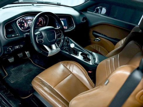 Used 2017 Dodge Challenger SRT w/ Technology Group image 17