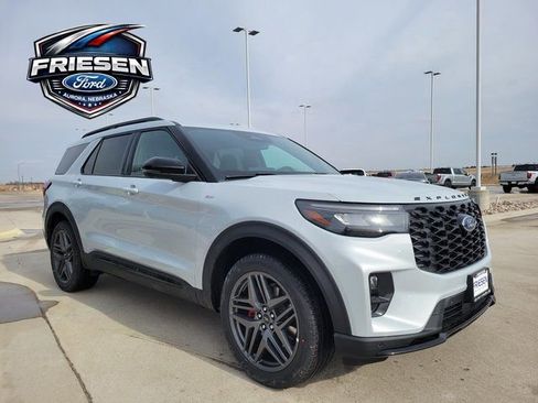 New 2026 Ford Explorer ST-Line w/ ST-Line Street Pack image 3