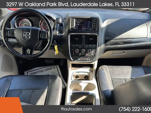 Used 2018 Dodge Grand Caravan SXT image 24