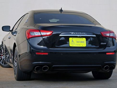 Used 2017 Maserati Ghibli w/ Luxury Package RWD image 5