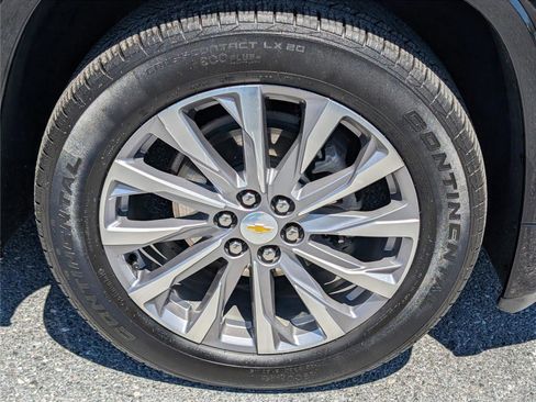 Used 2023 Chevrolet Traverse Premier w/ LPO, Floor Liner Package AWD/4WD image 11