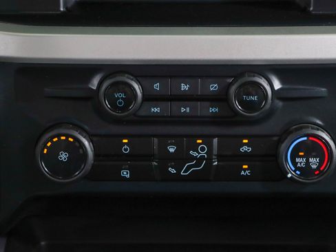 Used 2024 Ford F250 XLT w/ FX4 Off-Road Package AWD/4WD image 21
