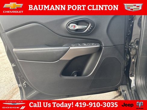 Used 2022 Jeep Cherokee Limited AWD/4WD image 11