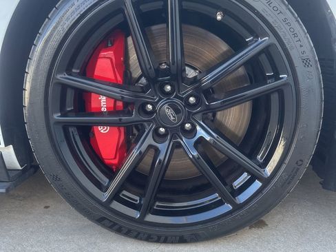 Used 2021 Ford Mustang Shelby GT500 w/ Technology Package image 11