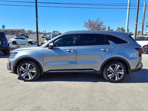 Certified 2024 Kia Sorento SX Prestige image 4