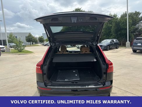 Used 2023 Volvo XC60 B5 Ultimate w/ Climate Package FWD image 7