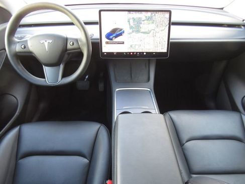 Used 2022 Tesla Model Y Long Range AWD/4WD image 29