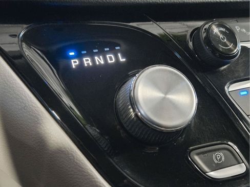 Used 2019 Chrysler Pacifica L FWD image 20