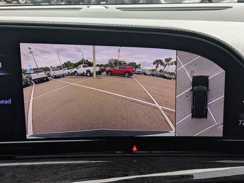 Used 2023 Cadillac Escalade Premium Luxury image 24