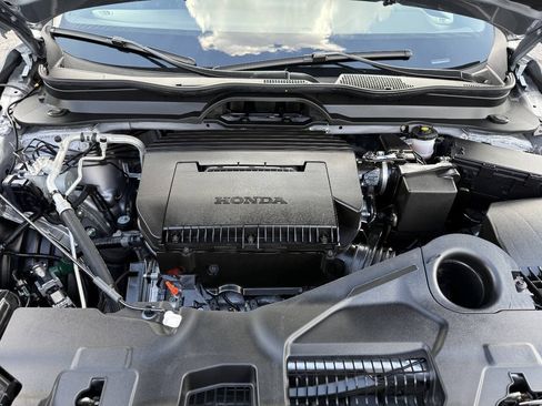 Used 2025 Honda Pilot TrailSport image 11