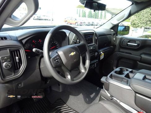 New 2026 Chevrolet Silverado 1500 Custom image 13