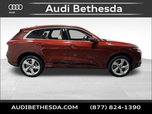 Certified 2025 Audi Q5 Premium Plus w/ Premium Plus AWD/4WD image 8