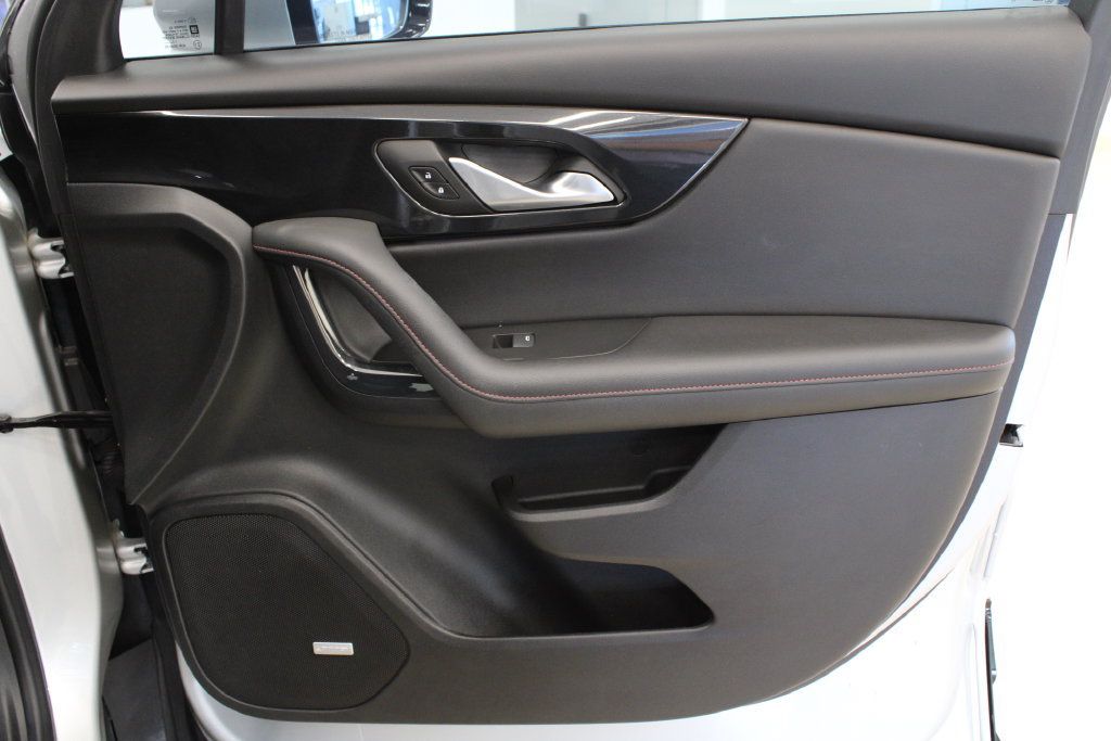 Used 2022 Chevrolet Blazer RS w/ Enhanced Convenience Package FWD image 15