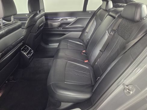 Used 2022 BMW 740i w/ M Sport Package RWD image 23