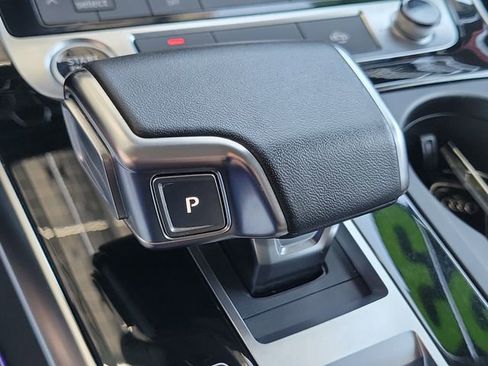 Used 2023 Audi Q8 Premium Plus w/ Premium Plus Package AWD/4WD image 16