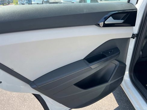 New 2025 Volkswagen Taos S image 17