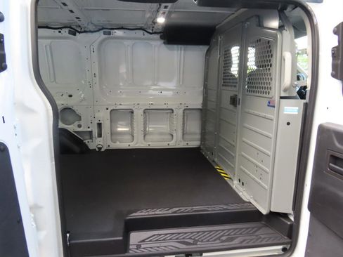 Used 2018 Ford Transit 250 130 Low Roof RWD image 17