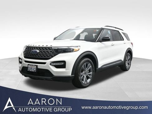 Used 2023 Ford Explorer XLT w/ Equipment Group 202A RWD image 1