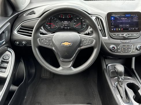 Used 2021 Chevrolet Malibu LT FWD image 27