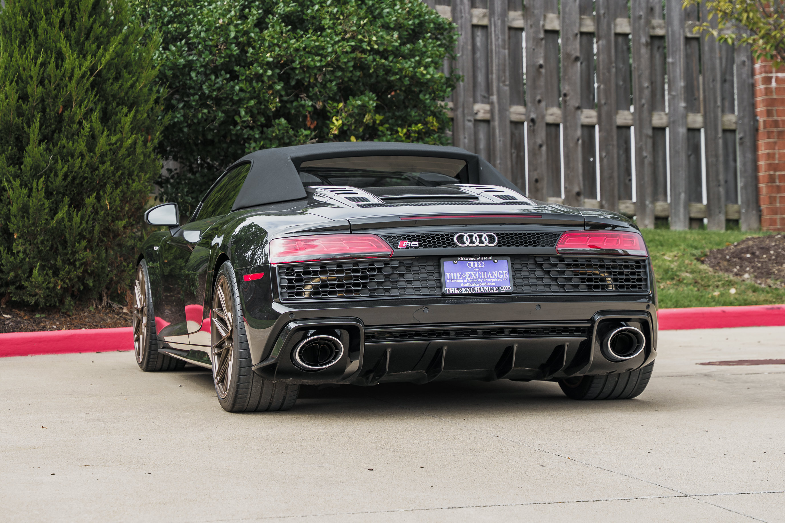 Used 2023 Audi R8 V10 performance w/ Carbon Exterior Package RWD image 4
