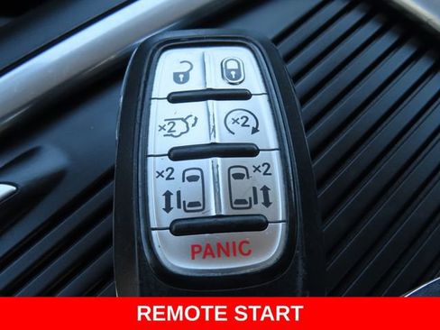 Used 2023 Chrysler Pacifica Touring-L FWD image 36