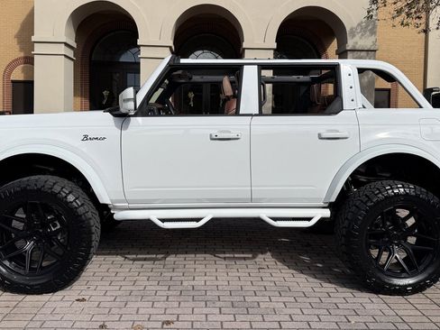 Used 2024 Ford Bronco Outer Banks AWD/4WD image 4
