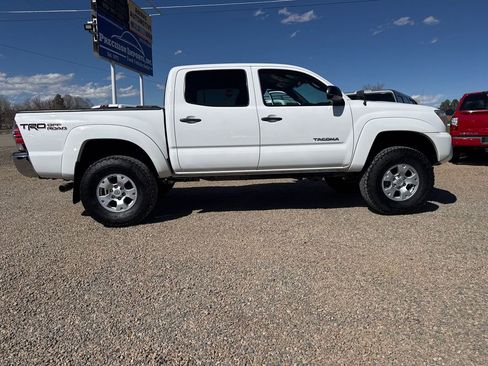 Used 2015 Toyota Tacoma 4x4 Double Cab w/ TRD Off-Road Package image 2