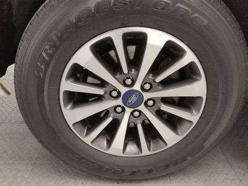 Used 2015 Ford Expedition EL XLT image 31