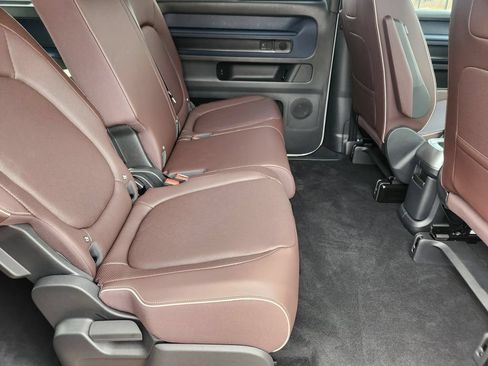 New 2025 Volkswagen ID. Buzz Pro S RWD image 18