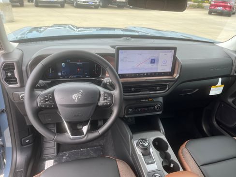 New 2026 Ford Bronco Sport Outer Banks w/ Outer Banks Tech Package+ AWD/4WD image 8