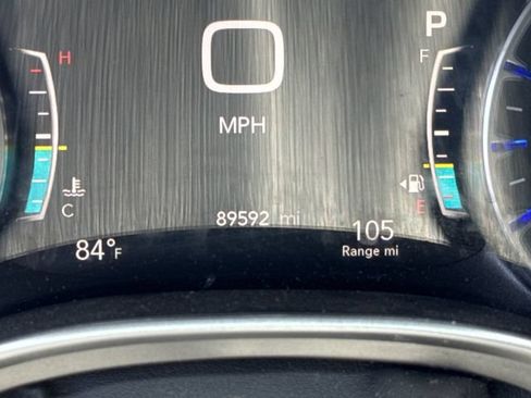 Used 2021 Chrysler Pacifica Touring-L FWD image 17