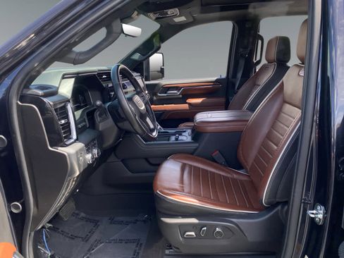 Used 2024 GMC Sierra 2500 Denali Ultimate AWD/4WD image 9