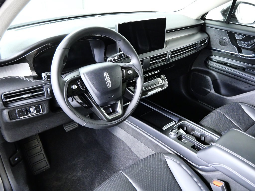 Certified 2023 Lincoln Corsair AWD w/ Equipment Group 101A image 3