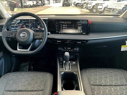 New 2026 Nissan Kicks SV image 5