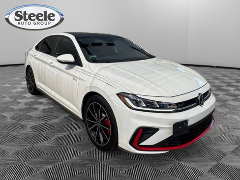 Used 2025 Volkswagen Jetta GLI Autobahn FWD image 7