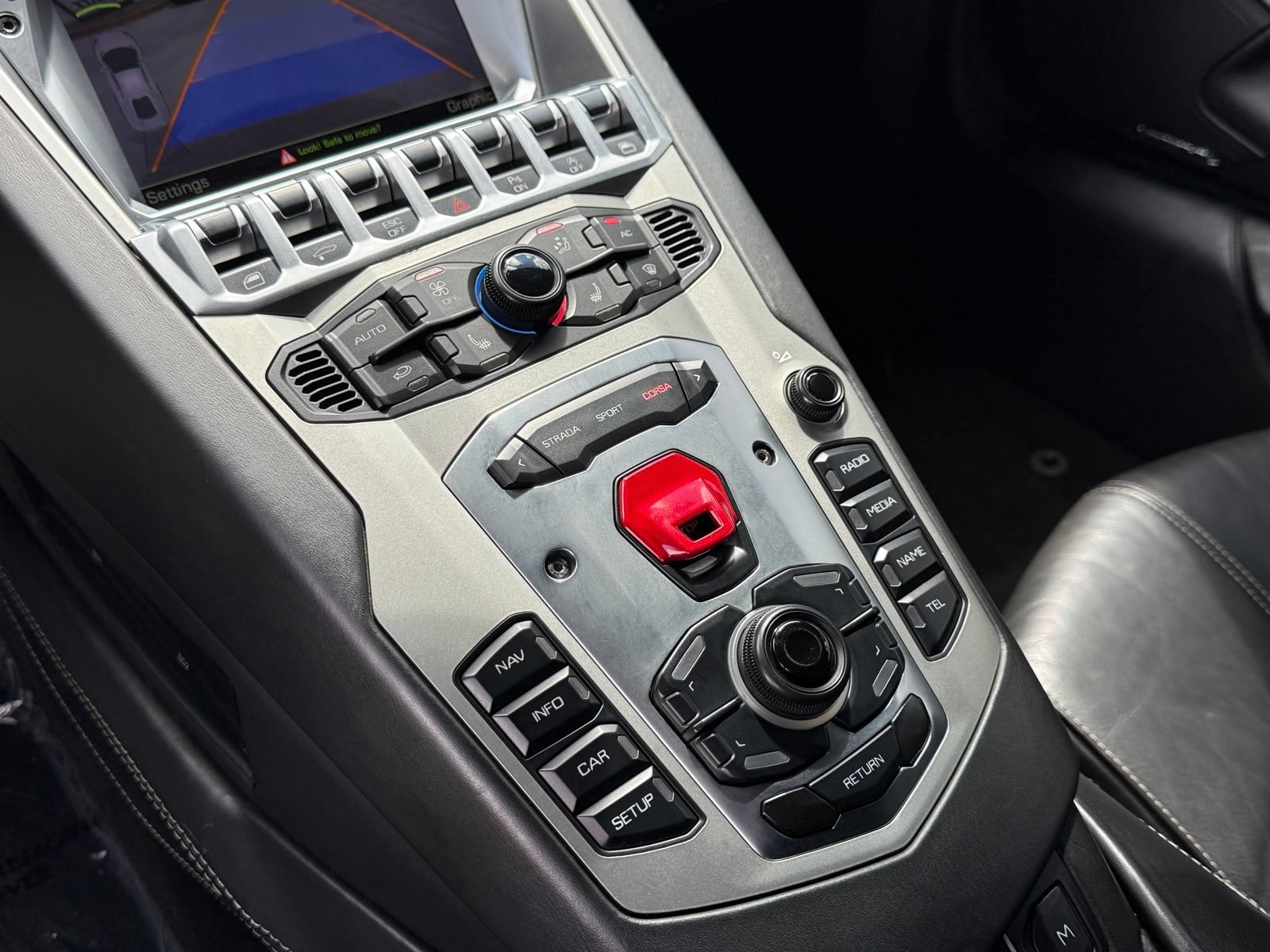 Used 2015 Lamborghini Aventador LP 700-4 AWD/4WD image 9