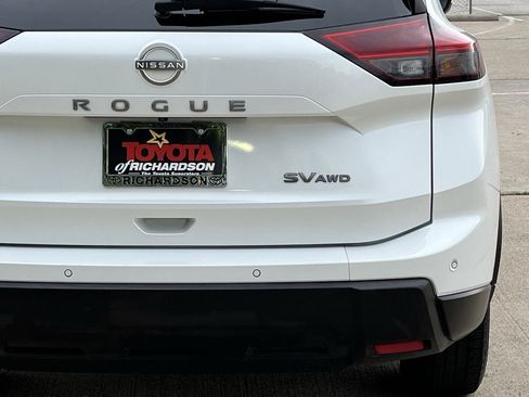 Used 2024 Nissan Rogue SV AWD/4WD image 6