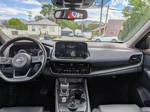 Used 2023 Nissan Rogue Platinum AWD/4WD image 7