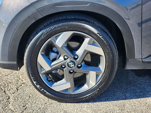 Used 2025 Hyundai Venue SEL image 12