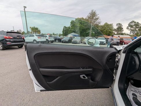 Used 2018 Dodge Challenger SXT image 12