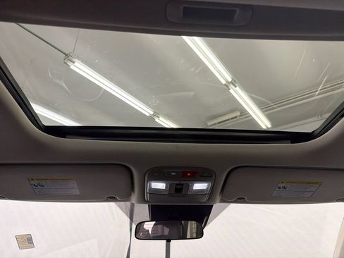 Used 2025 Kia Telluride S FWD image 23